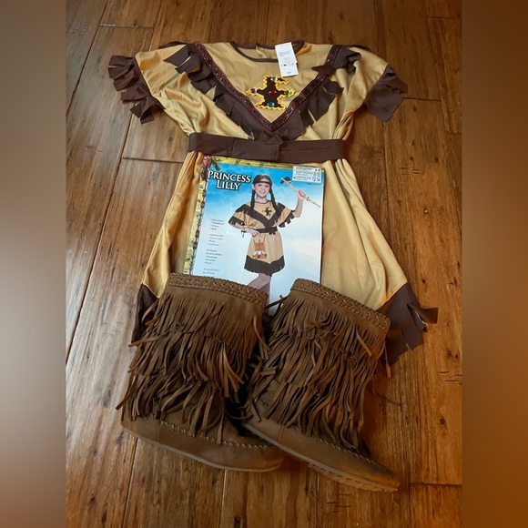 Princess Lilly costume and boots - Picture 1 of 5